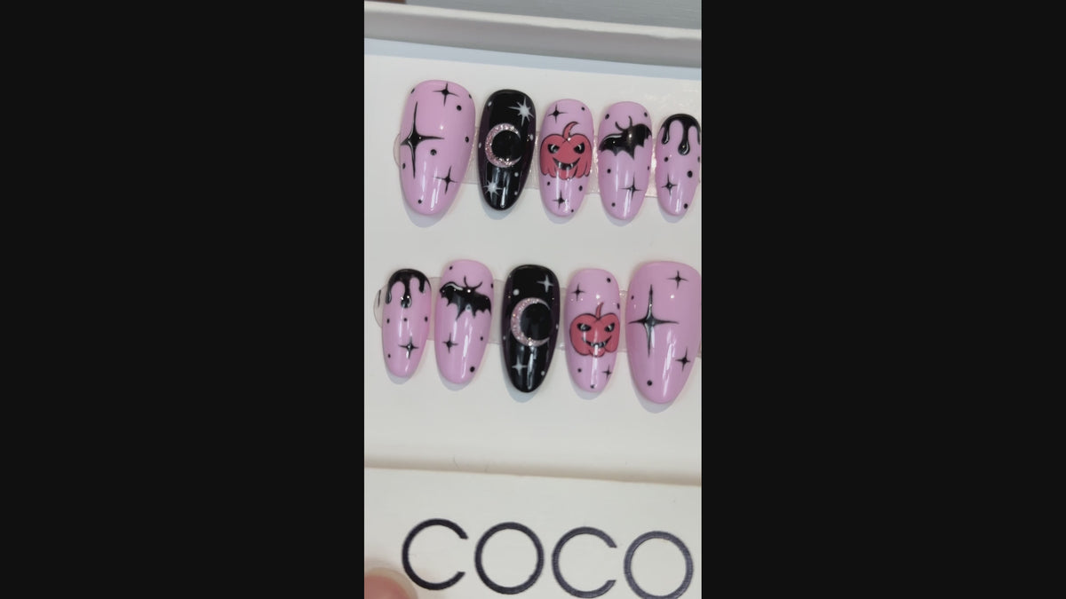 Tải video: Pink Spooky
