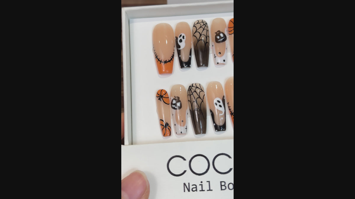 Tải video: Spooky Stitch