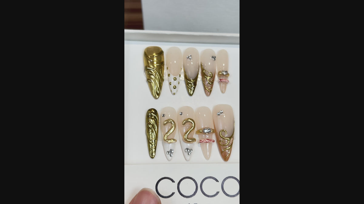 Tải video: Golden Swirl
