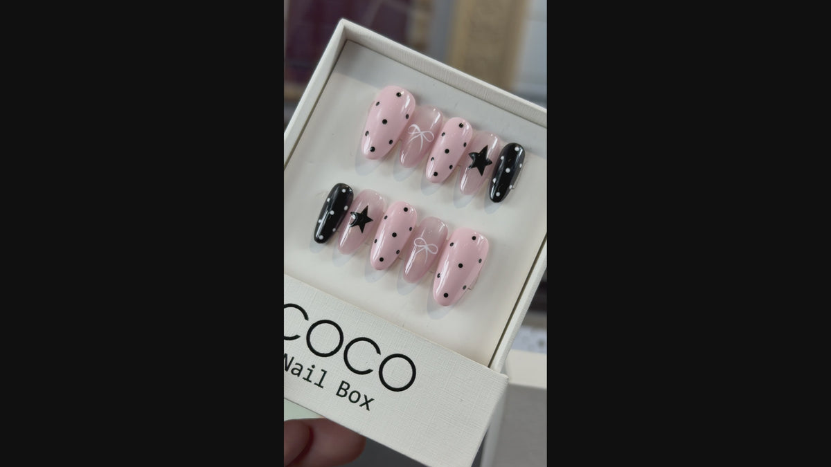 Tải video: Pink Polka